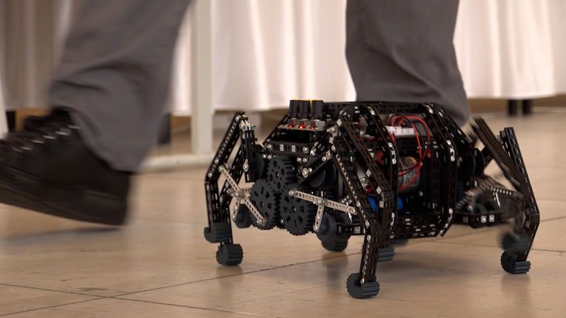 Tvůrci robotů a jejich „miláčci“ oživili pražské Kongresové centrum